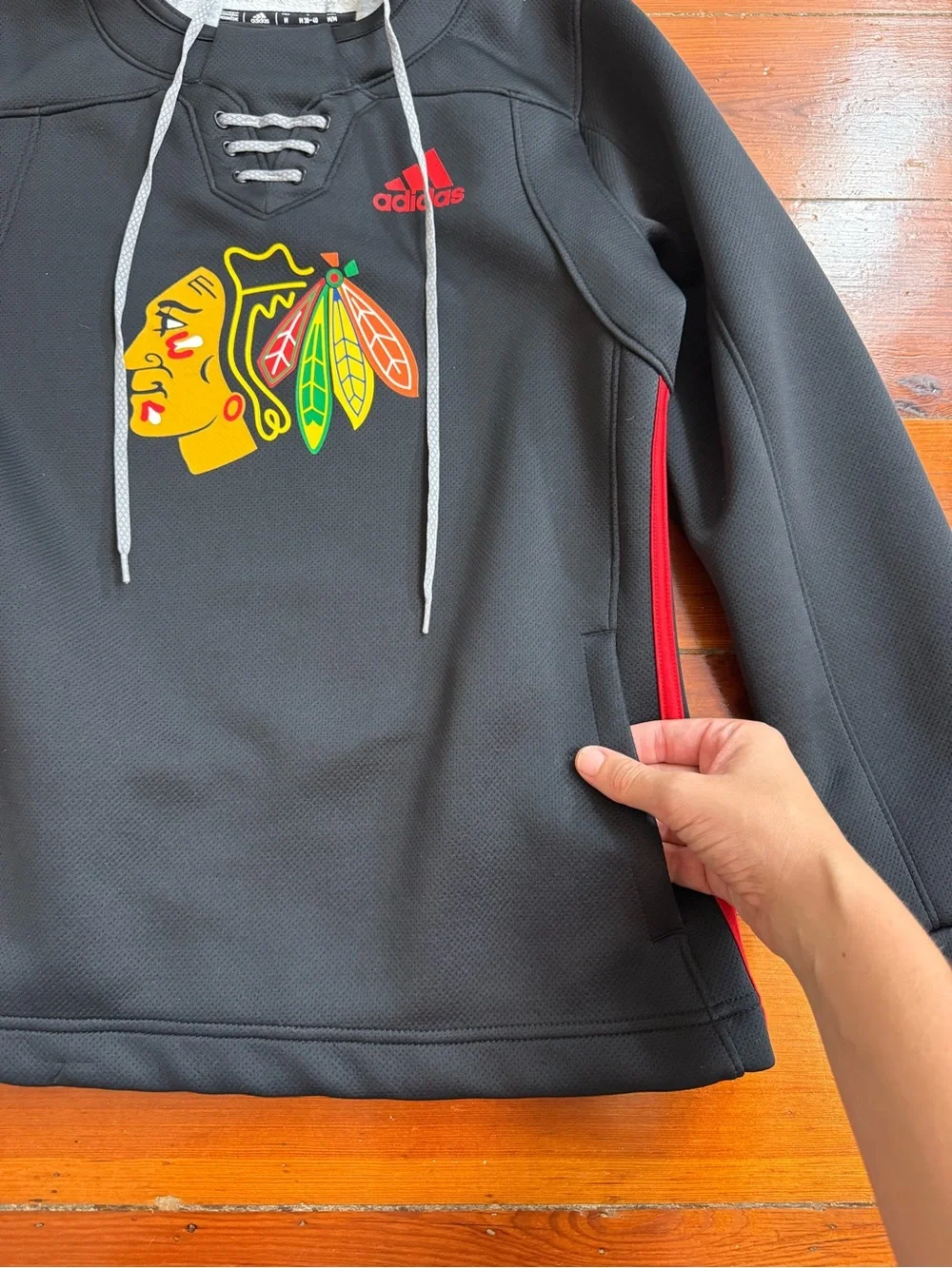 Adidas NHL Chicago Blackhawks Skate Lace Hoodie Sz Med 💛🍄